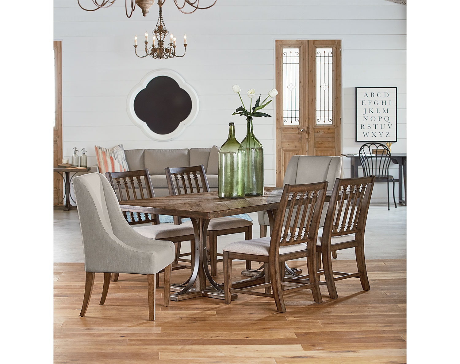 The Traditional Dining Collection
