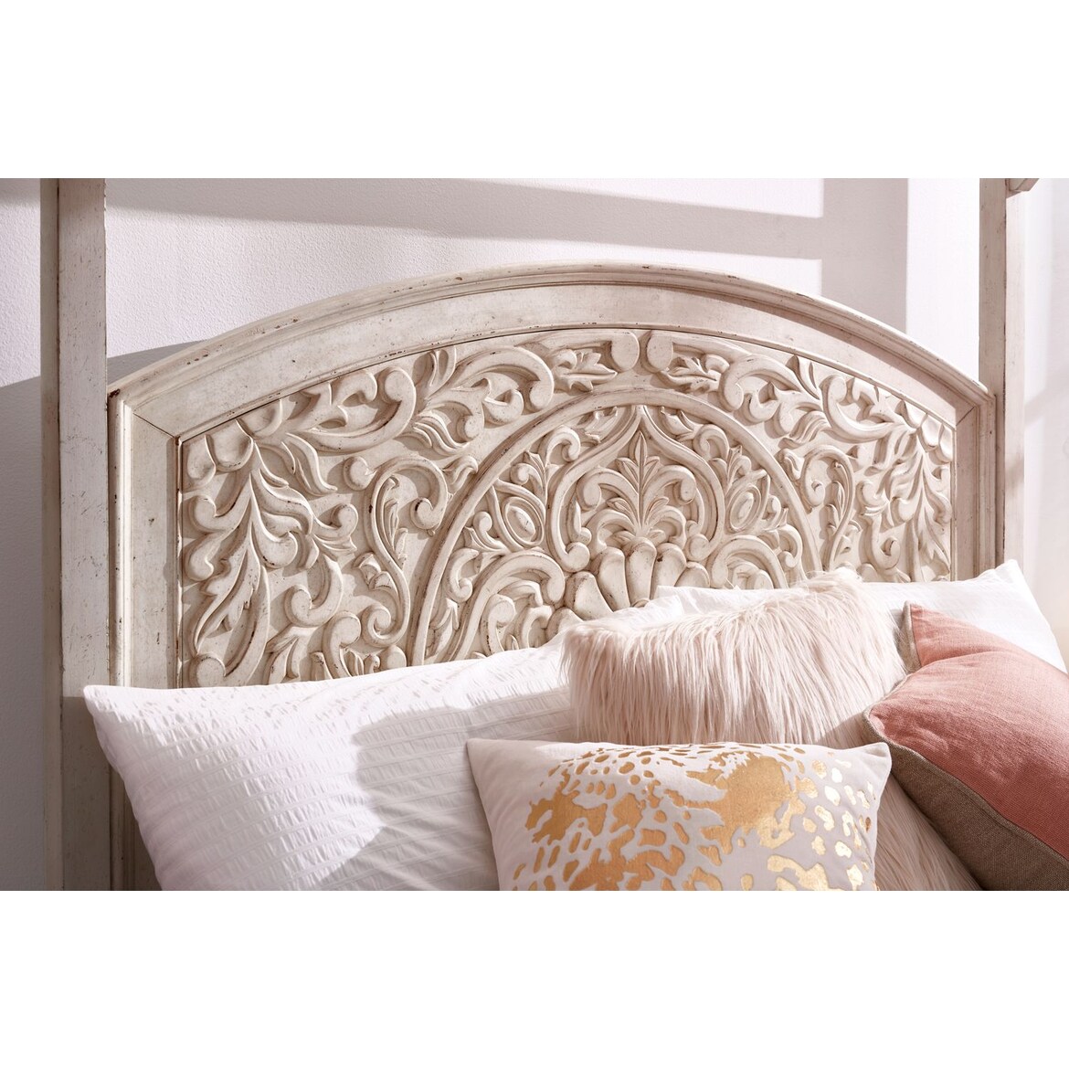 Florence Queen Bed Antique Linen American Signature Furniture