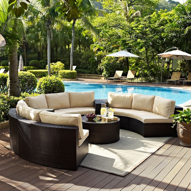 Outdoor Furniture - Huntington 5-Piece Outdoor Sectional and Coffee Table Set