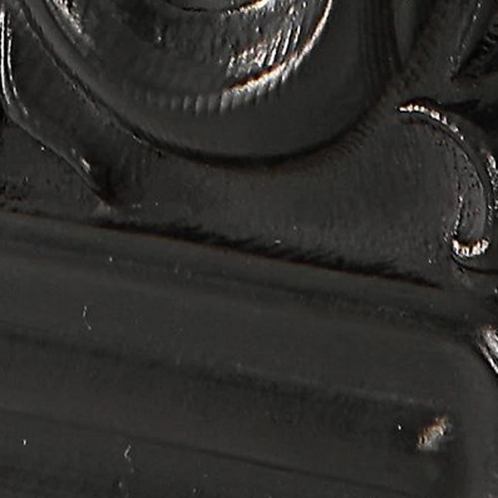 black swatch  