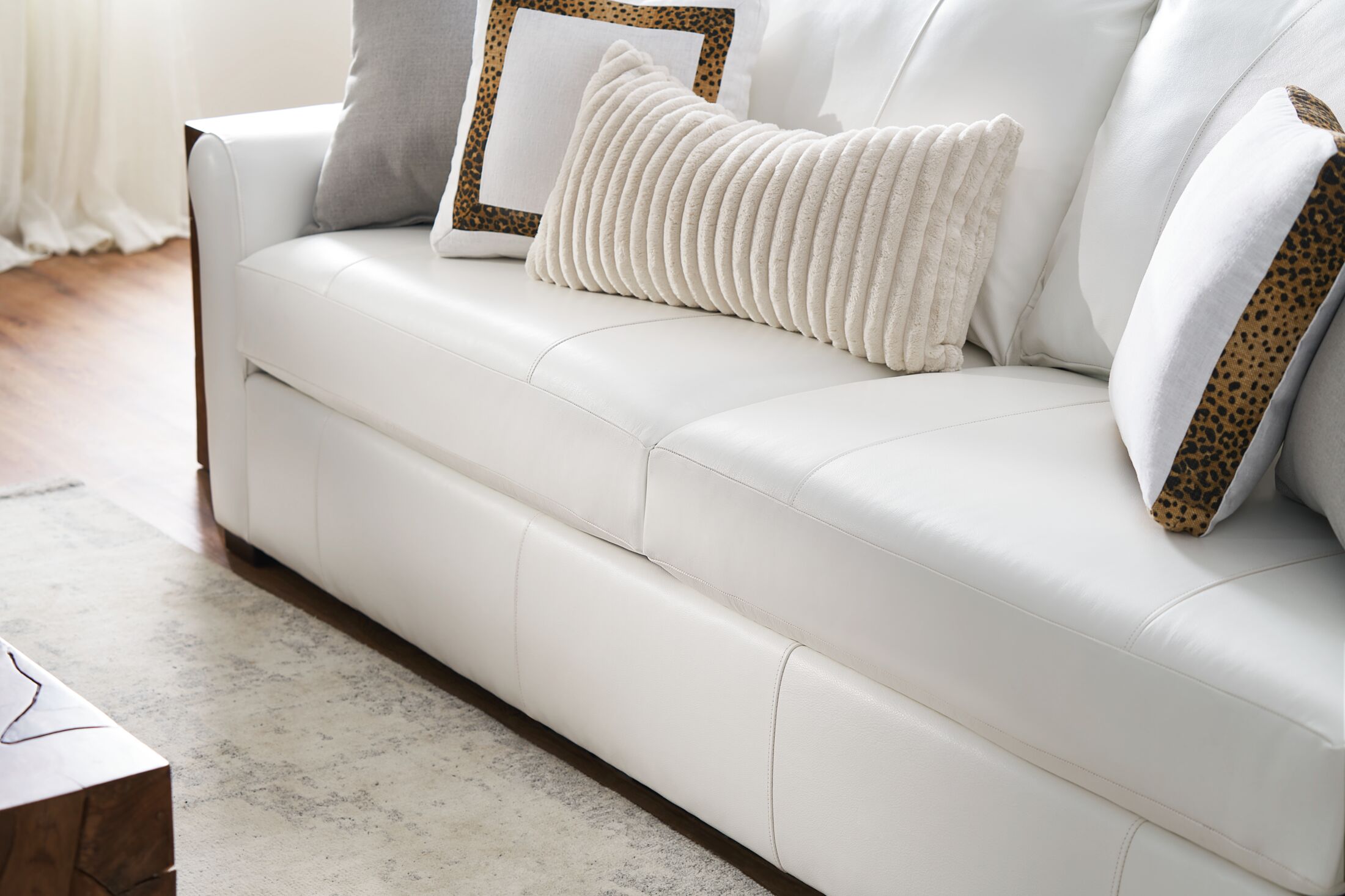 American signature outlet leather sofa