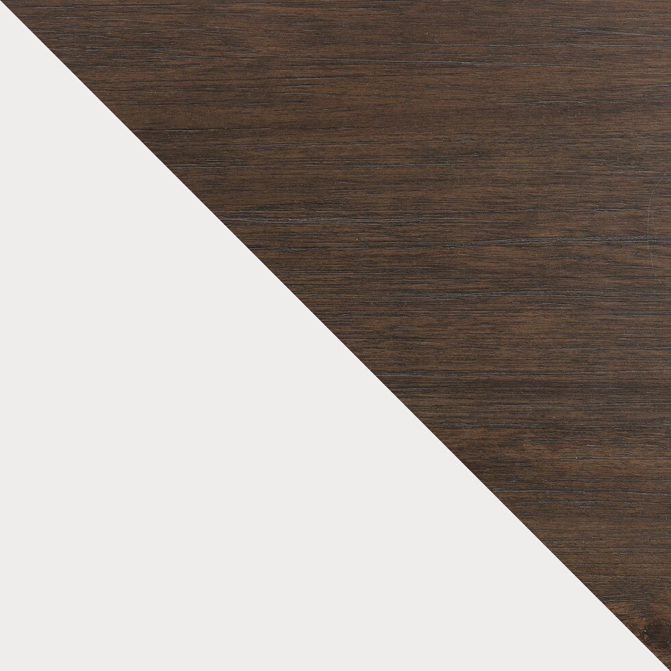 dark brown swatch  