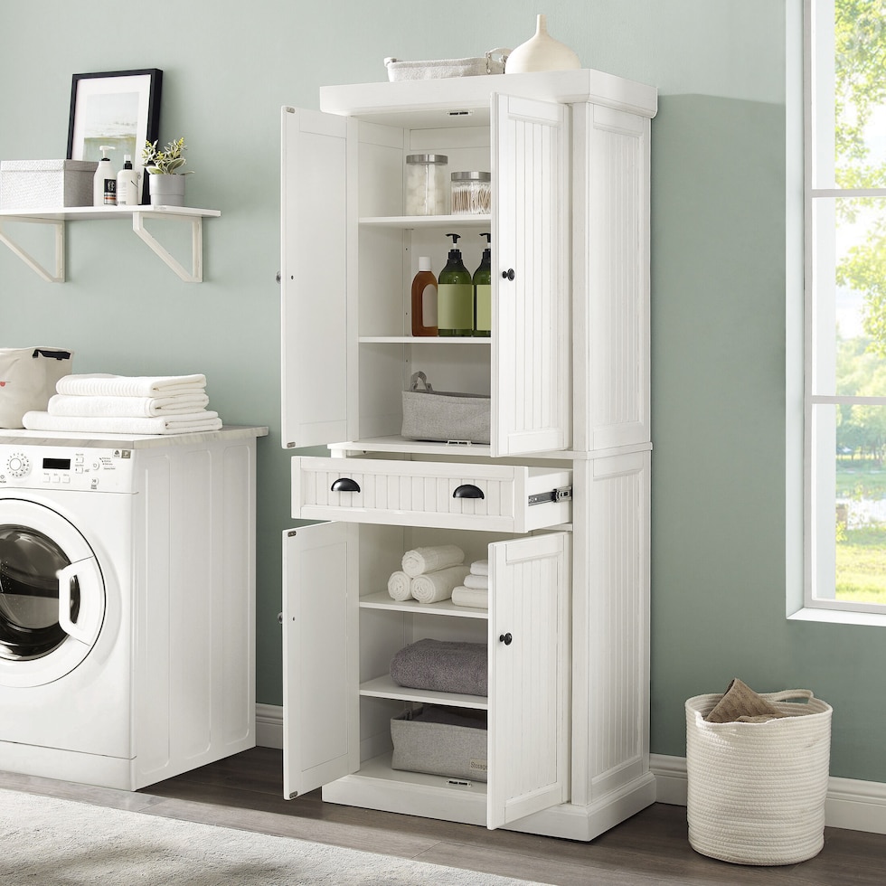 deluz white kitchen pantry   