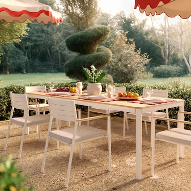 Edgartown Outdoor Dining Table