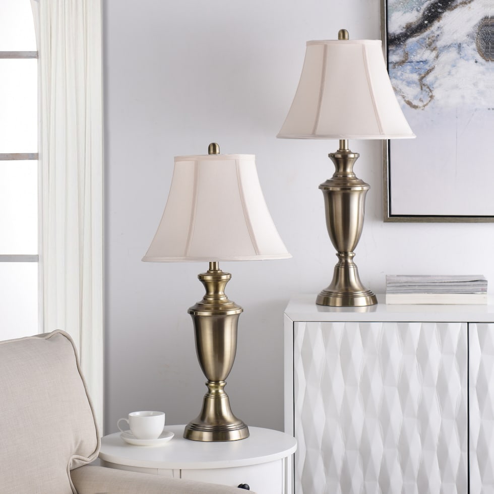 fulgencio gold table lamp   