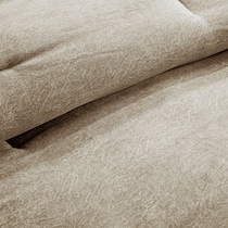 haisley light brown queen bedding set   