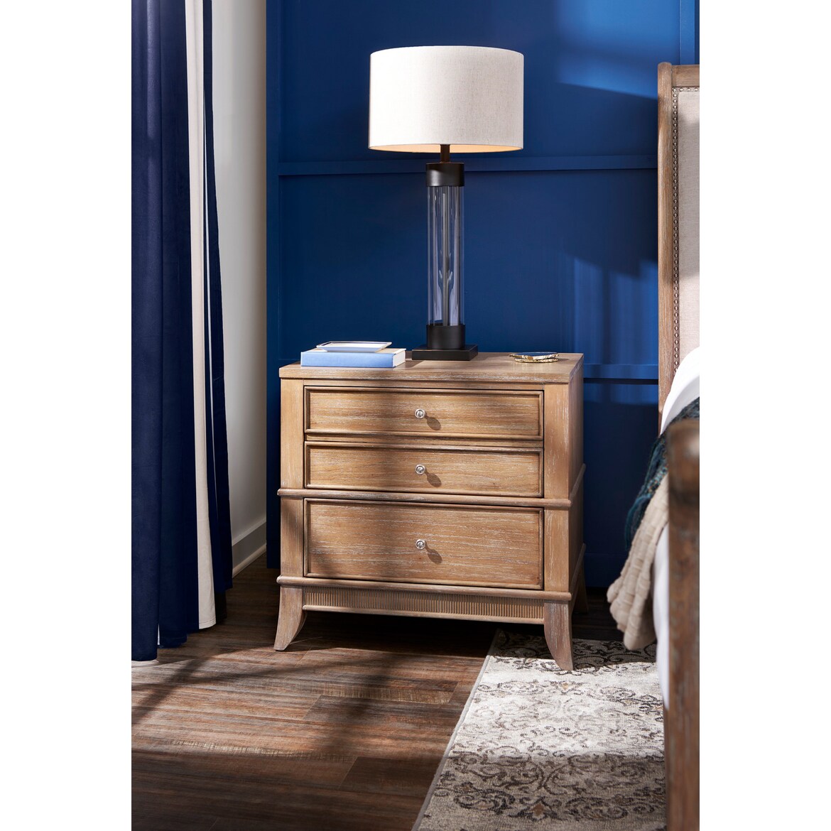 Hazel 6Piece Bedroom Set with 2Drawer Nightstand, Dresser and Mirror