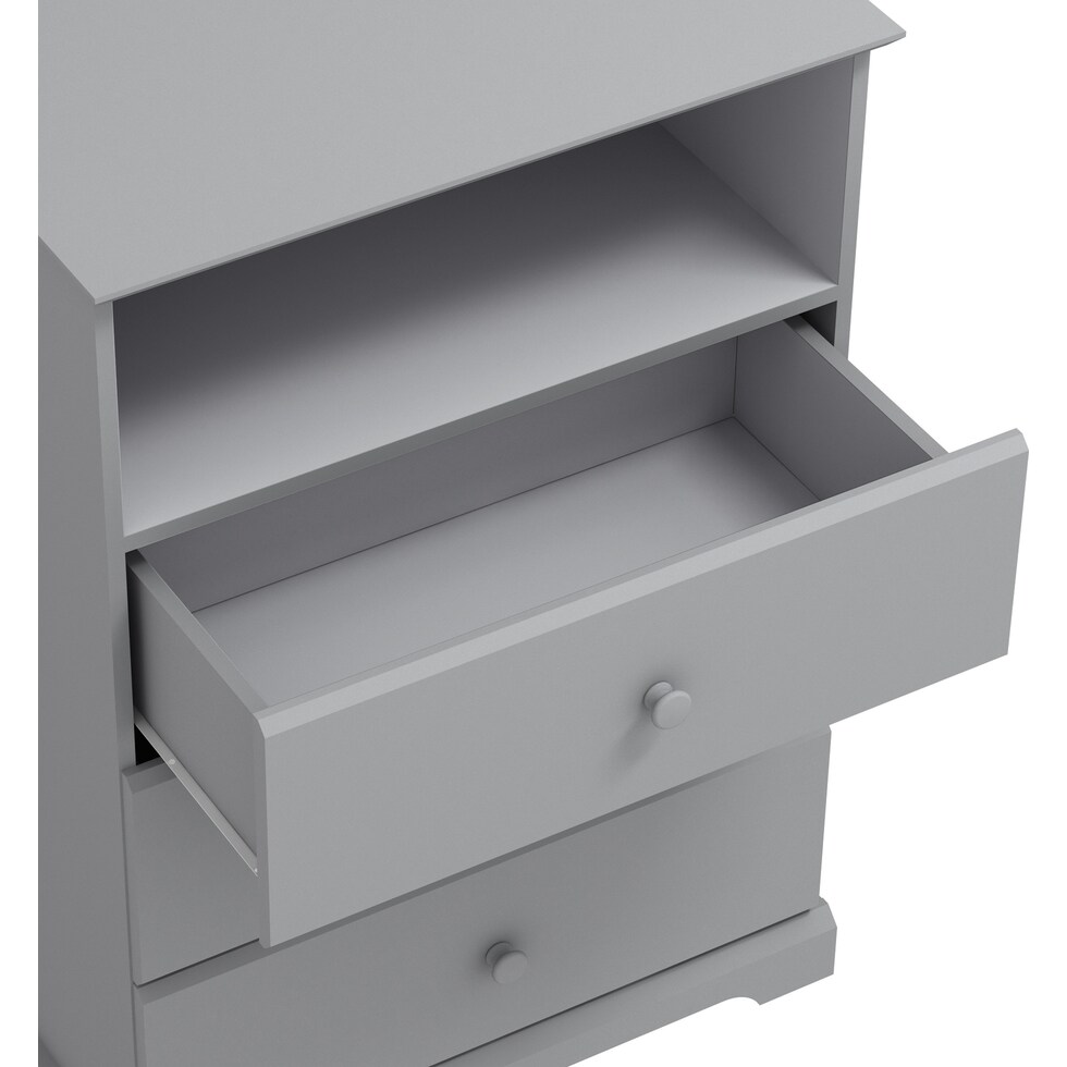 joelle gray chest   