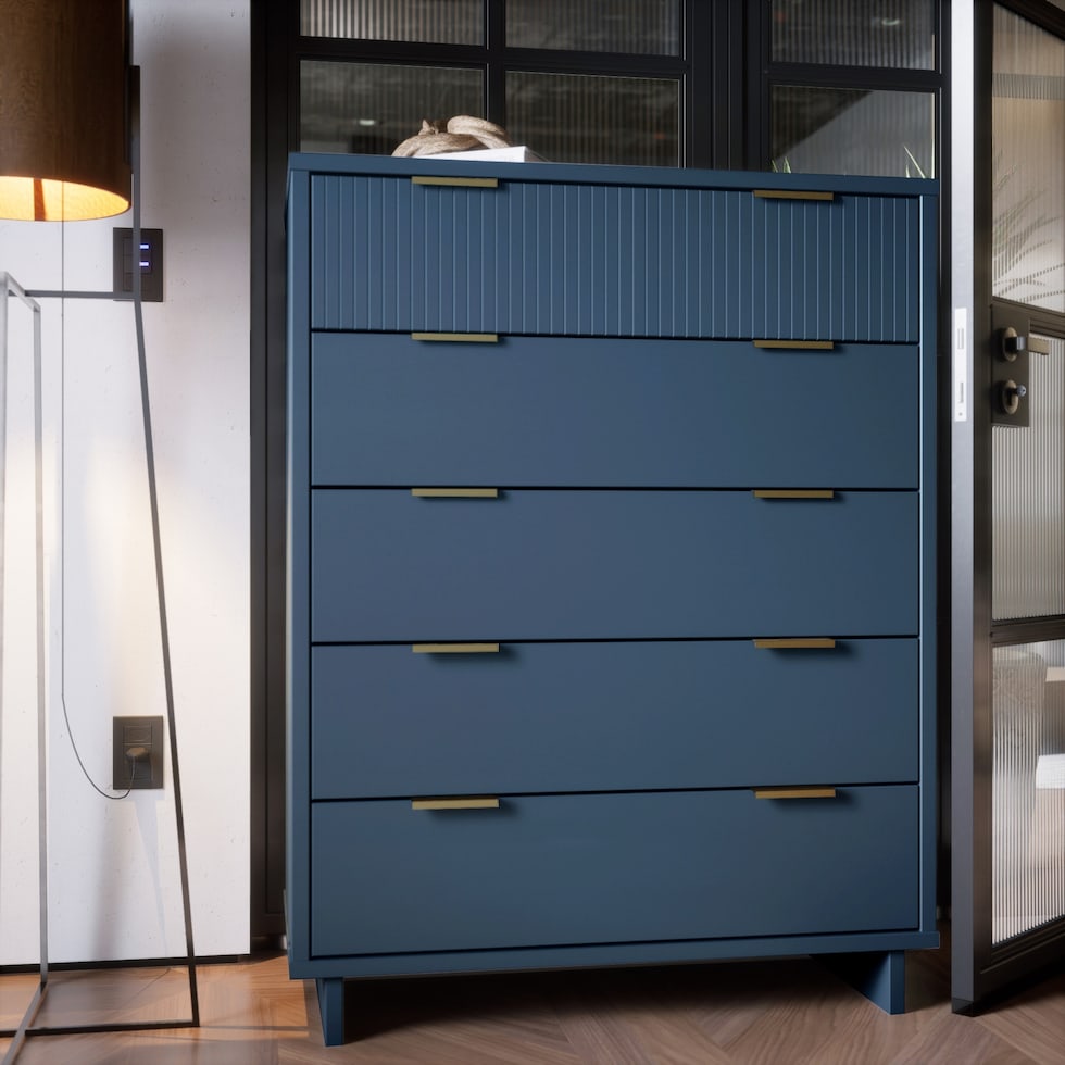 kenya blue chest   