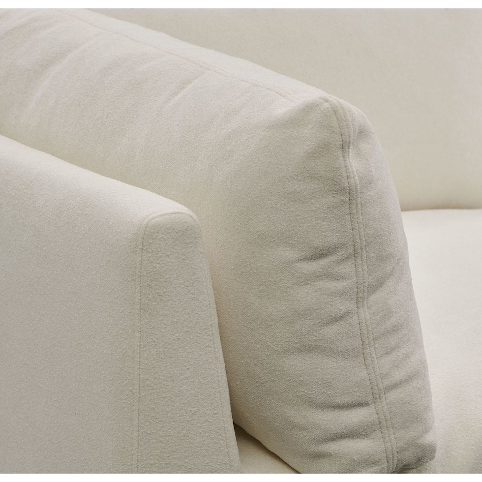 lola white  pc living room   