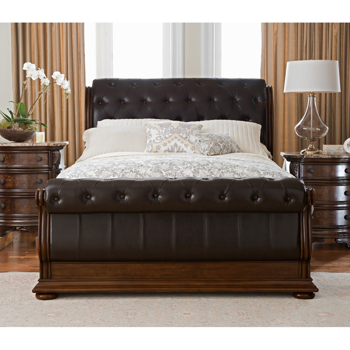 Monticello 5-Piece Upholstered Sleigh Bedroom Set