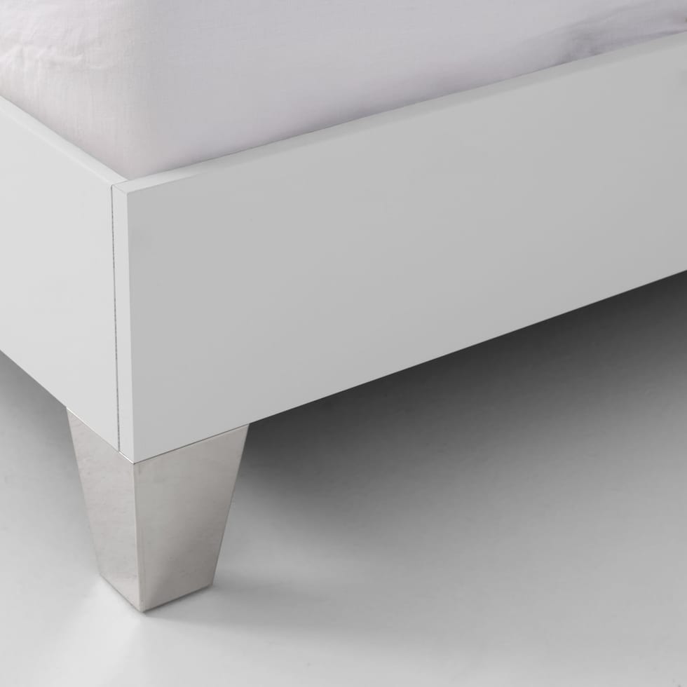 selena white  pc king bedroom   