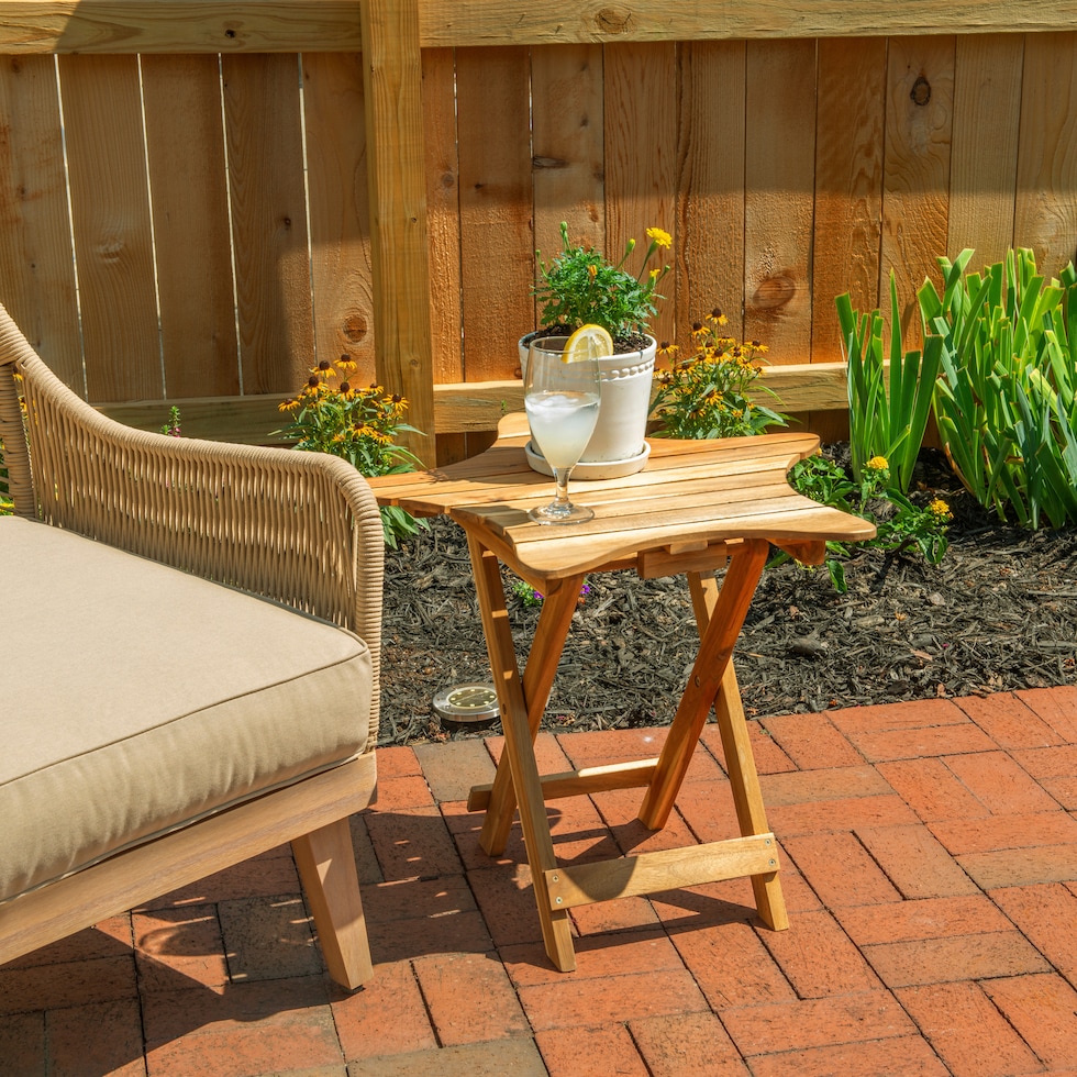 starly light brown end table   