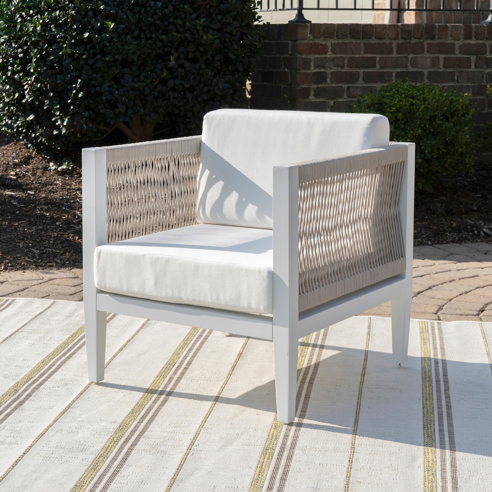 stonehaven white outdoor lounge chair   