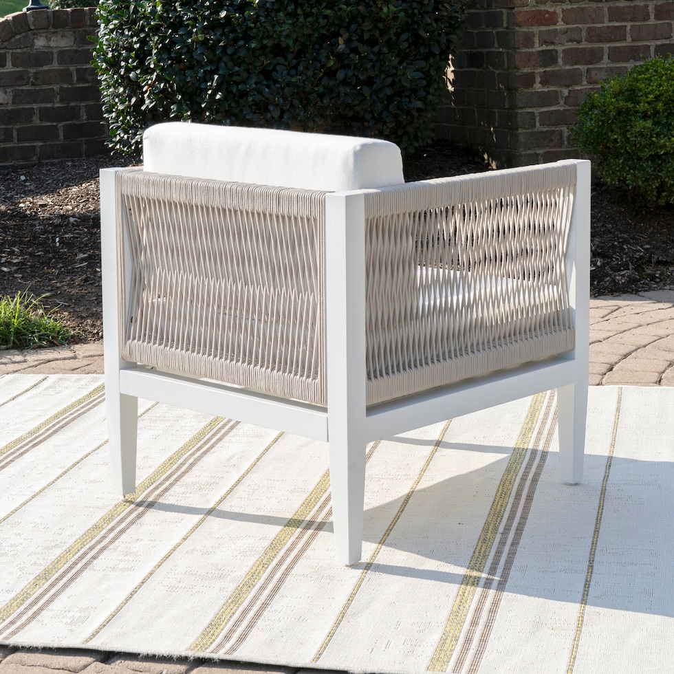 stonehaven white outdoor lounge chair   
