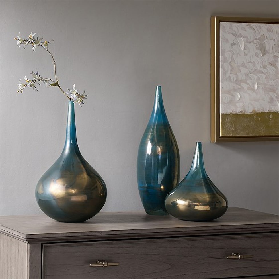 tay blue vase   