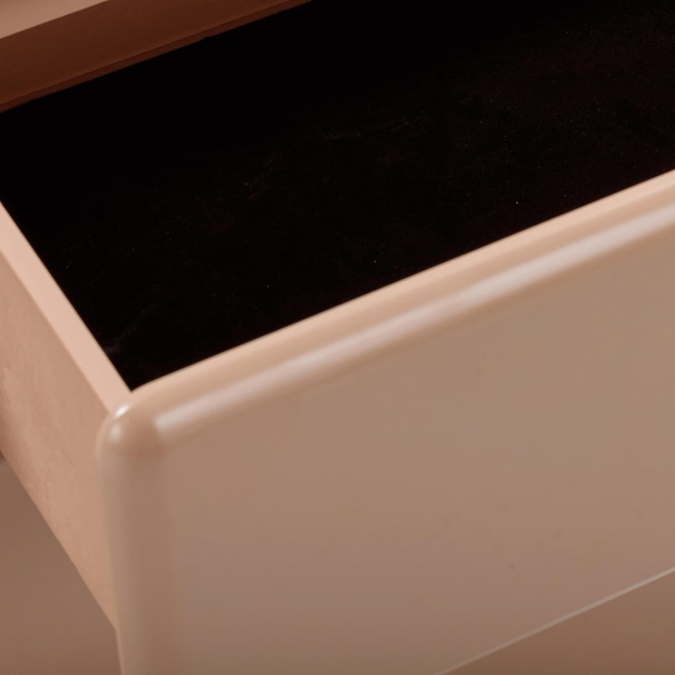 tischa light brown dresser   