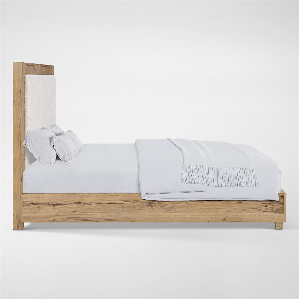 wyatt light brown queen bed   